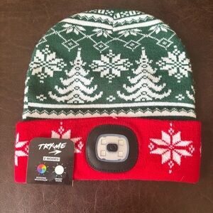 NWT Green and Red LED Beanie with Snowflake Design by Night Scope